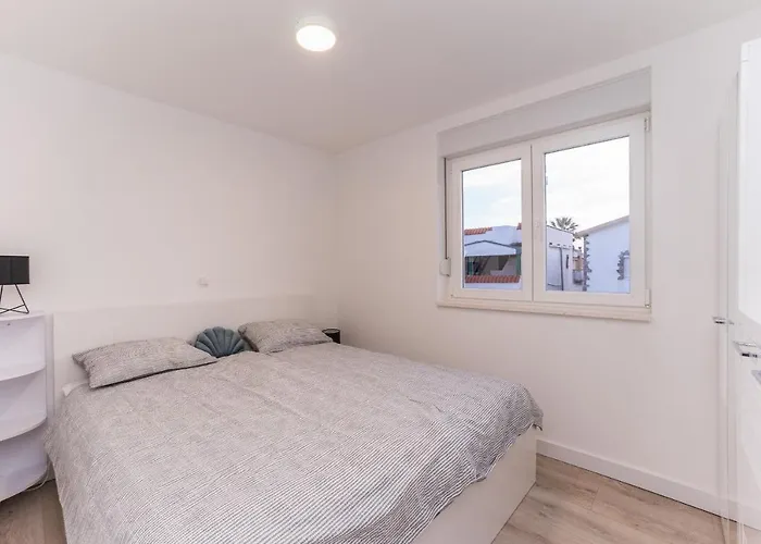 Losacker Apartment *